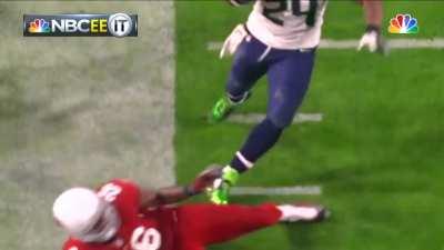 [Highlight] Marshawn Lynch beats several tacklers for a 79-yard TD run vs the Cardinals (2014)