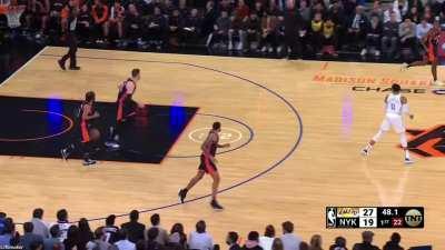 [Highlight] Russell Westbrook up and off the backboard for himself to lay it in the basket