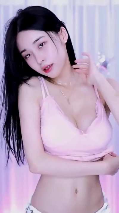 KOREAN CAMWHORE OILY DANCE