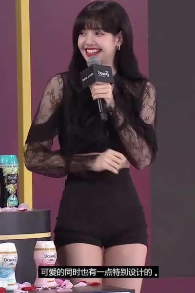 Lisa’s thigh gap is also needy for cock 😏