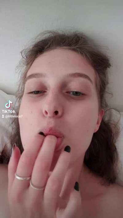 UPVOTE AND GET MY NUDEPACKAGE