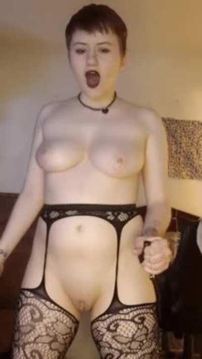 I'm expanding the plug in my ass further than i ever have