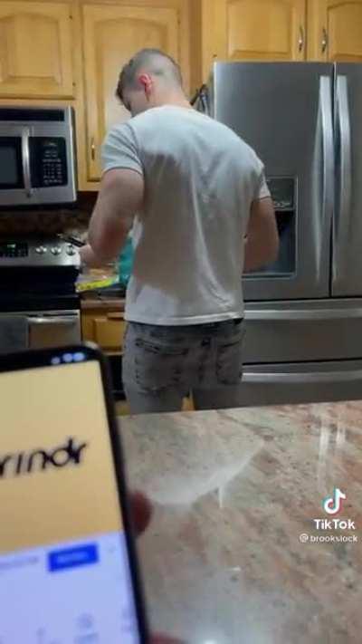 🤨, credits to brookslock on TikTok