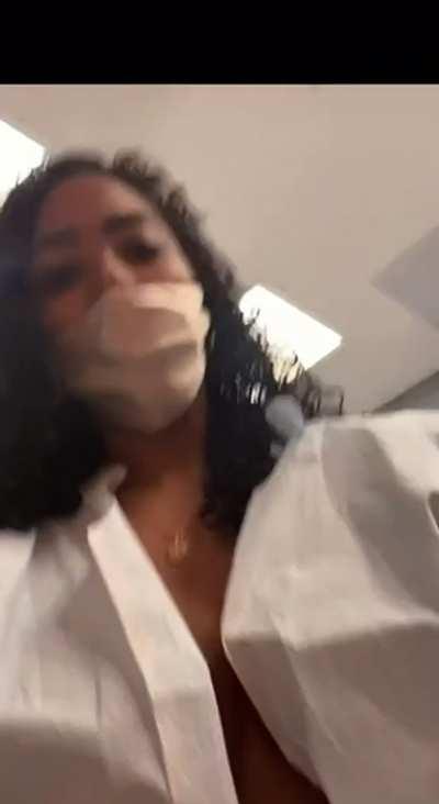 She gets slutty while waiting for the doctor