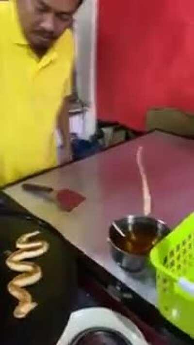 Have you ever eat this kind of roti canai?