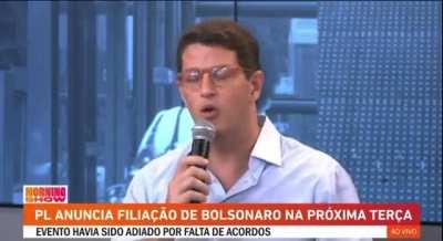 Olha o Salles man! HAHAHA! Nem o Adrilles conseguiu defender!