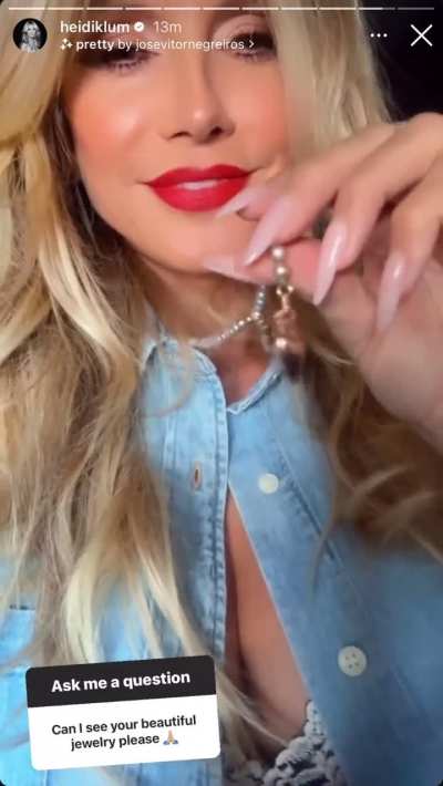 Showing off her necklace|instagram| 3rd of September 