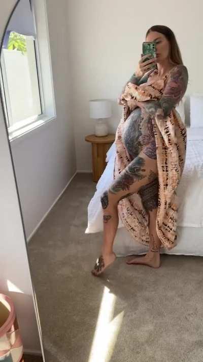 Would you fuck this horny mama?