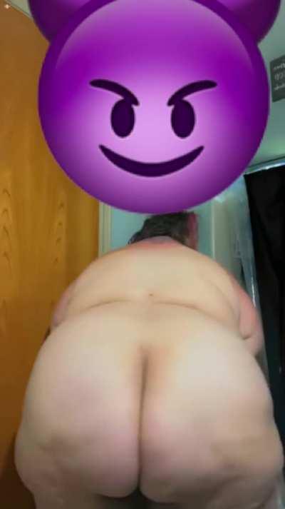 I love when she sends videos like this. looking for someone similar in the RGV