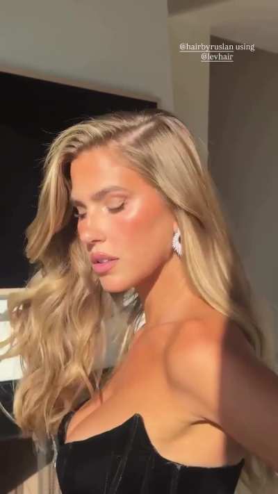 Premiere outfit and makeup, September 2025