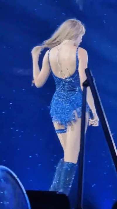 Taylor Swift is such a pretty princess!!🤯💦