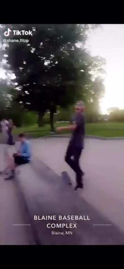 Bro needs new “freinds”