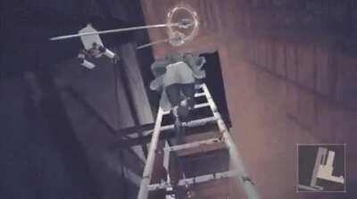 NieR: Automata -- 2B climbing a ladder