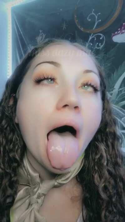 don’t i look so cute all dressed up for daddy?☺️🎀[self][f]