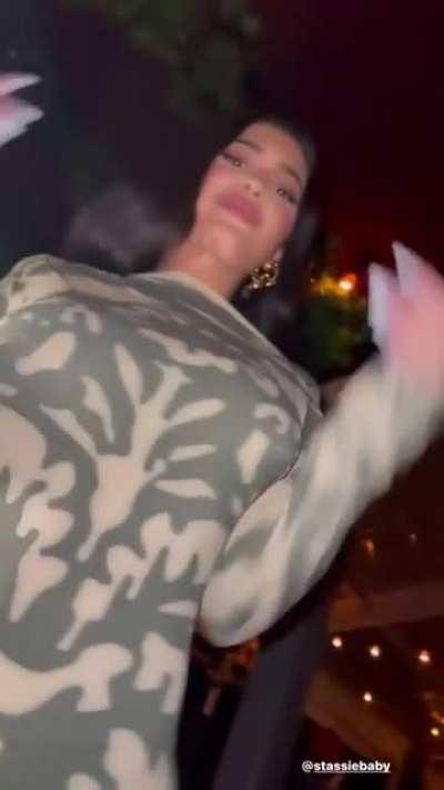 Absolutely love this video of Stass and her best friend 😉🥵