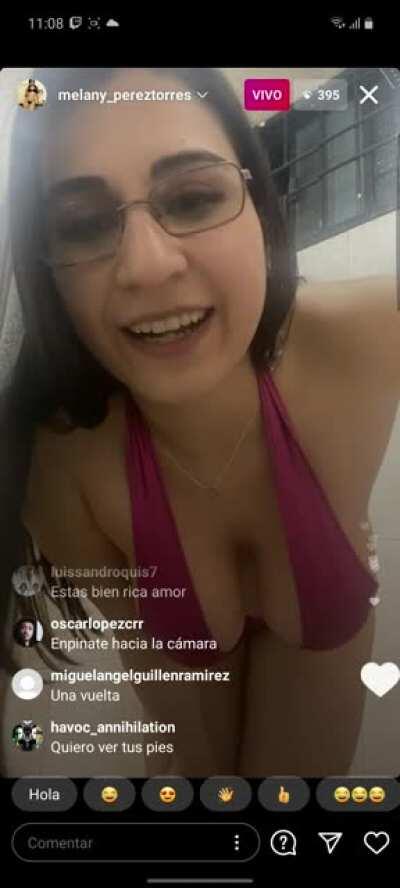 DENSE CHAVOS, ES DE HACE RATO, CREO LA BANEARON DE INSTAGRAM.