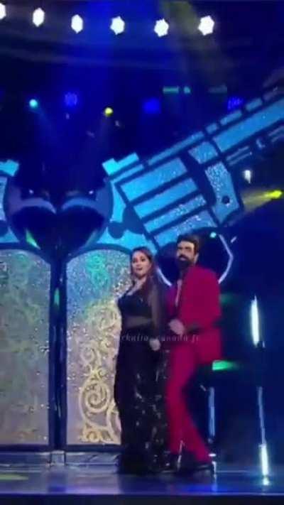Madhuri dances with tushar 🔥