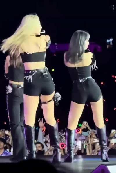 Nayeon & Momo, this move 🥵❤️‍🔥