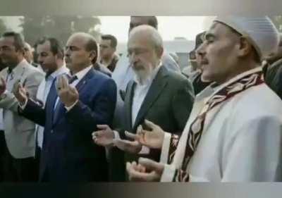 Seni Abdülhamid in yalnızlığına terk etmeyeceğiz 🙏👳🙏📿🛐الله أكبر