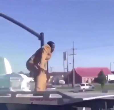 [Hype] [post 2000?] Song in the background of this video