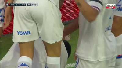 Nacho Russo, hijo de Miguel Ángel Russo, hace el gol para el 1-0 contra Newell's