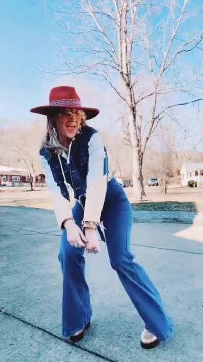 Bring it Around Townnn, 💫