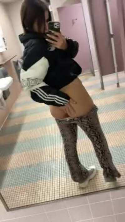 My 18 year old ass hasnt been beaten for a long time... Can you do this for me?