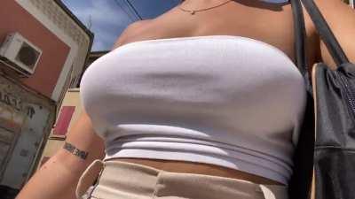 Hi babies, How’s your day ? 💋🤪