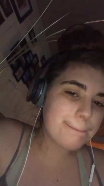 Spitty Long Wide Tongue