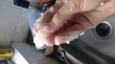 Solo es un intento fallido de un plástico biodegradable a base de maicen, glicerina y vinagre