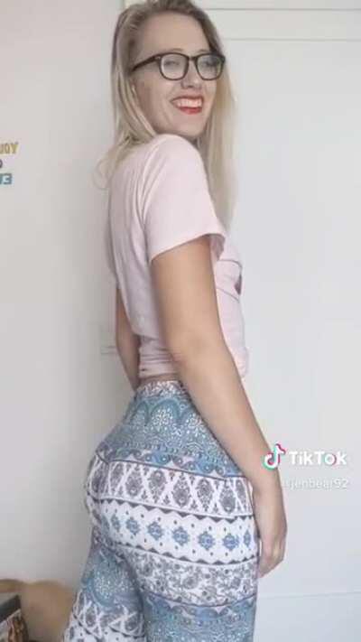 Outfit changeOutfighting - flair pants still the best