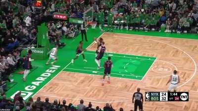 [Highlight] Jaylen Brown comes up a bit short on the big jam and gets blocked by the rim