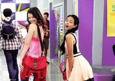 Sara & Chelsea teasing