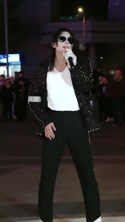This Michael Jackson impersonator is scary good