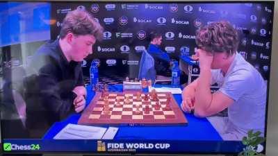 The moment Hikaru sees Magnus losing.