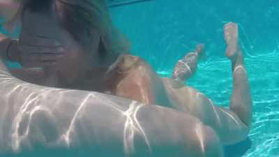 First attempt at an underwater blowjob and it was SO much fun 🥵