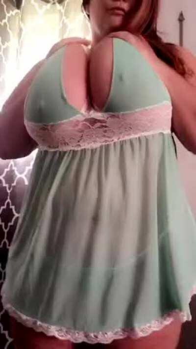 Lucky to have big ol tits and sharing the luck with you 🍀🍀🍀