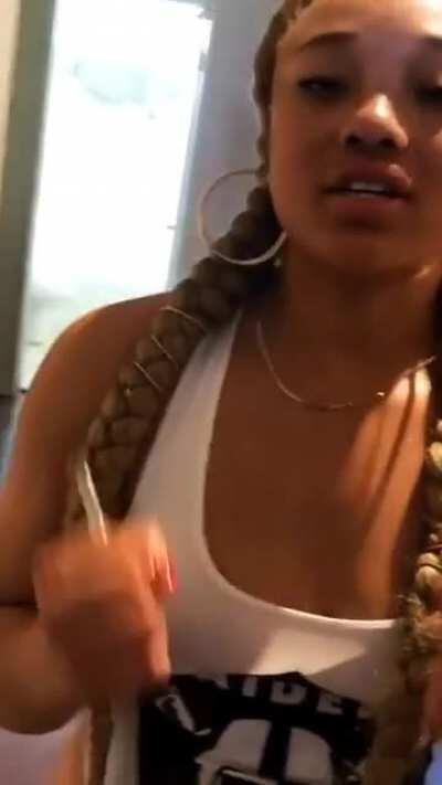 Those cheeks need some clapping 🍑😗💨