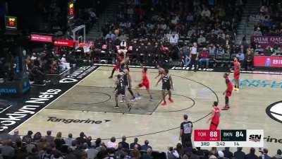 [Highlight] Scottie Barnes takes on KD and hits the shot!