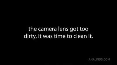 Cutie leaking shit after taking out her buttplug.