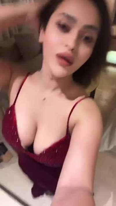 Prajakta dusane nipslip live