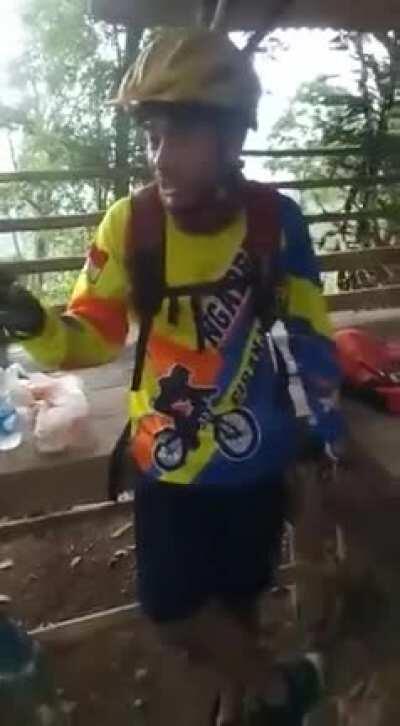 Melly Goeslaw itu menyengsekerakan rakyat