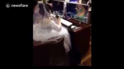 Newly wed couple went straight to a gaming cafe after wedding to play games.