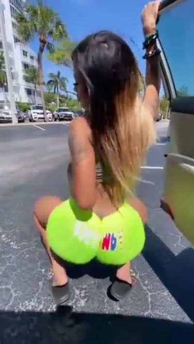 Karen Havary (@havaryk2)