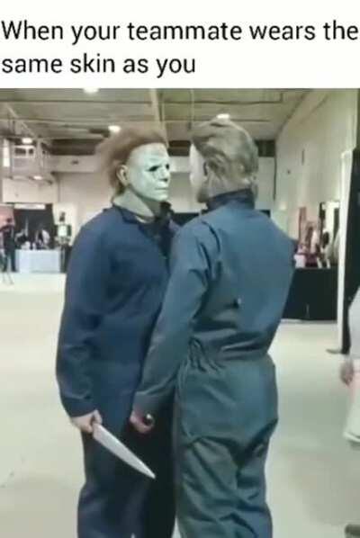 When your teammate wears the same skin as you