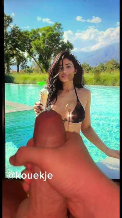 Kylie jenner cum tribute (full video and all my other tribute are on my telegram Chanel link on my profile)