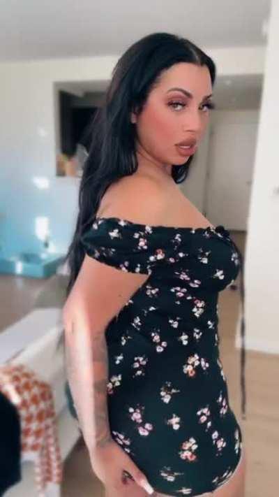 Papi, can you handle a Latina mama?