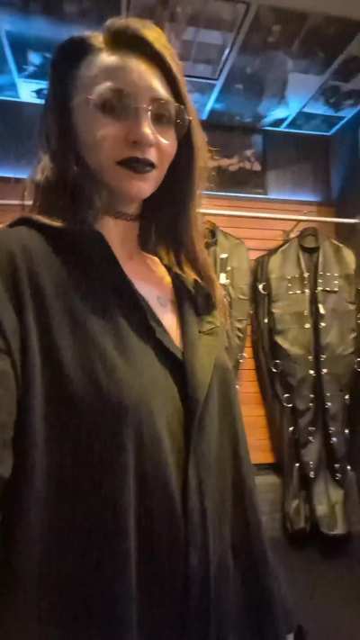 Could you imagine catching me masturbating in public with all this body writing!