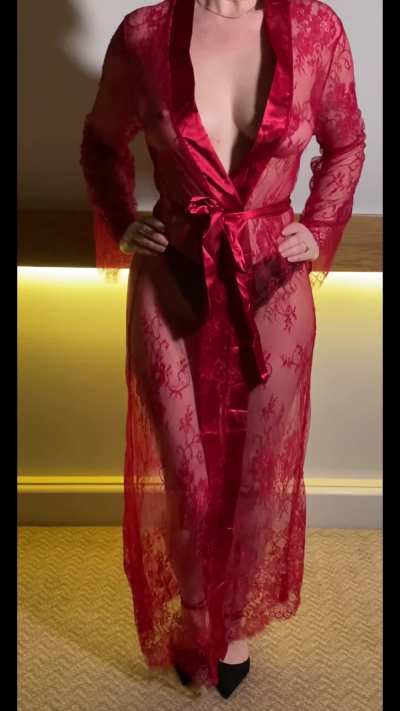 All gowns should be this sheer