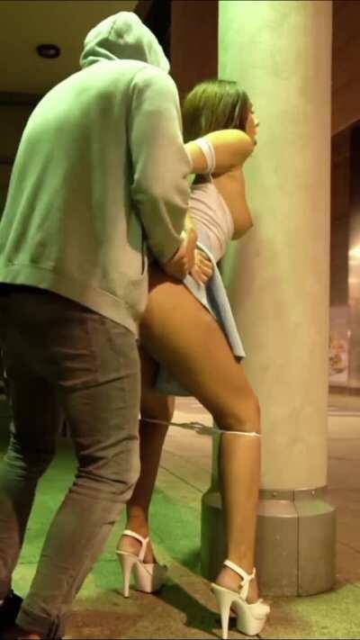 Quickie in an alley [gif]